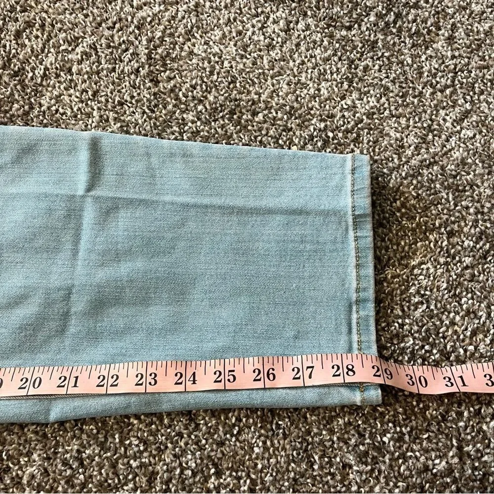 Universal Threads High Rise Skinny NEW light blue 24W